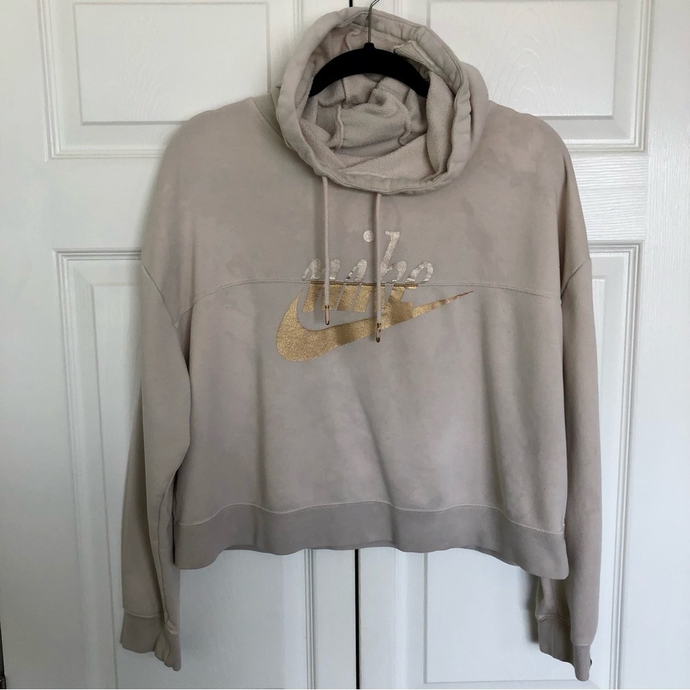 Tan and Metallic Nike Sportswear Clash Cropped Hoodie in Guava Ice Size L
